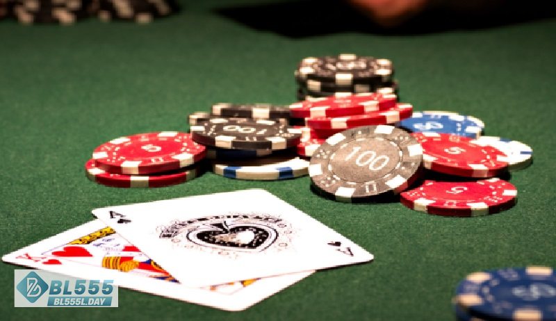 cách chơi xì dách luôn thắng - Quy tắc rút và dằn hợp lý